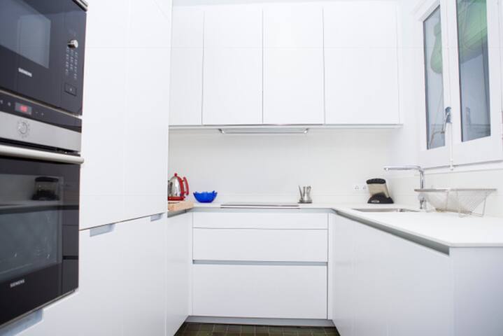 Heidi – Seafront Central Cadaqués by the Beach gallery image 5