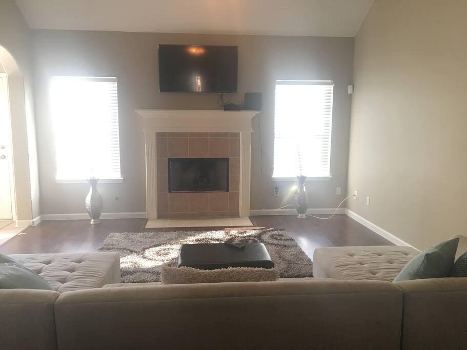 Flat screen TV with Xfinity Cable Service