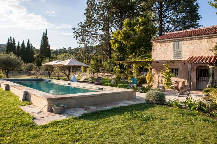 Bastido "San Regre", mas dans domaine provençal