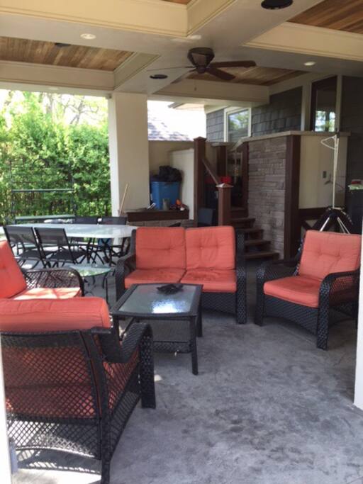 Perfect for conversation, appetizers, before and evening in dining outdoors