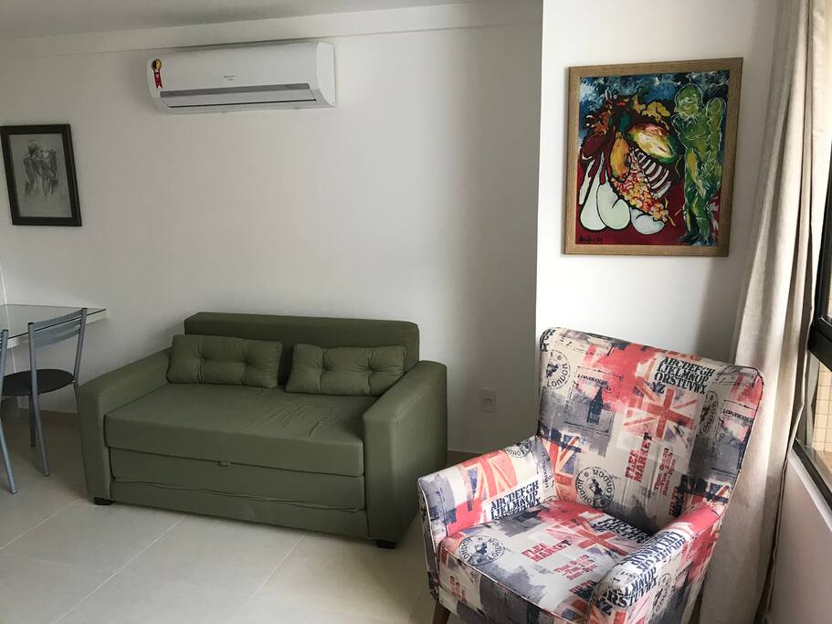 Sofá-cama em sala climatizada
