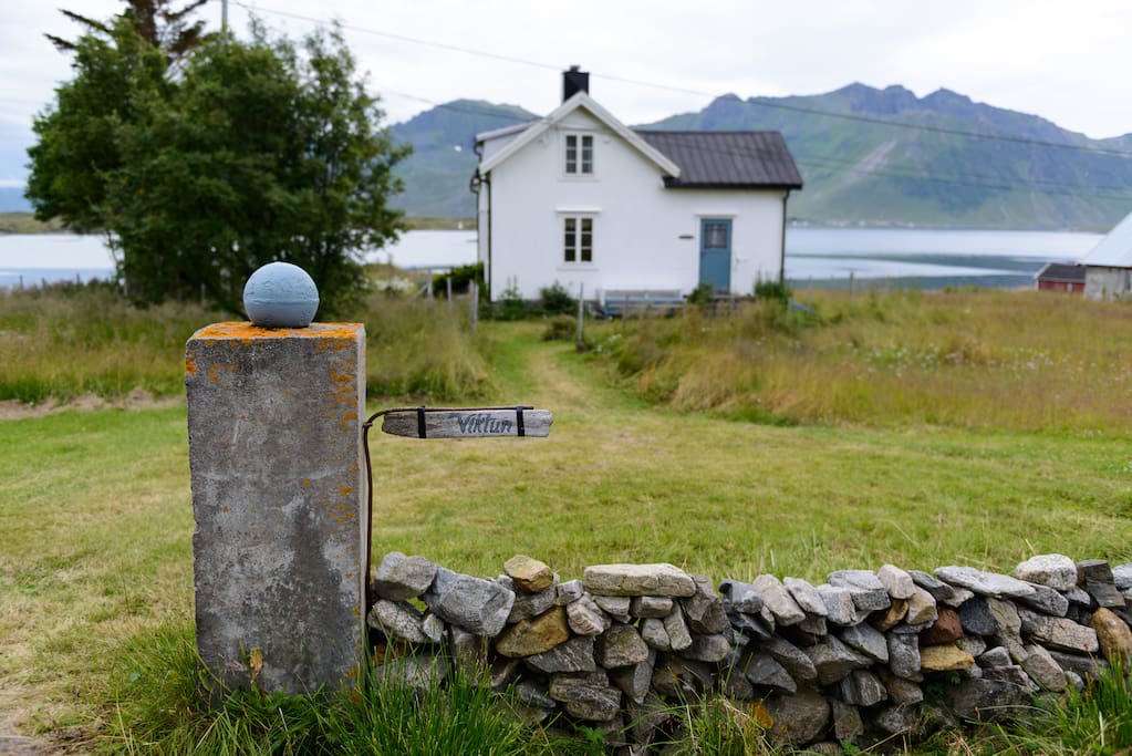 The house is called "Viktun".
