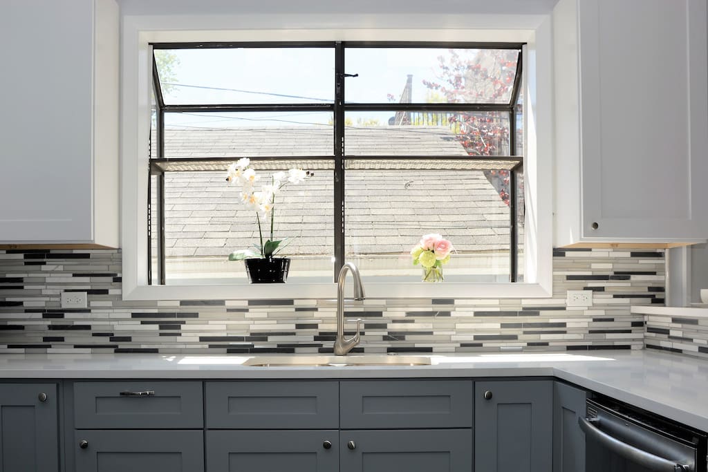 Kitchen garden window