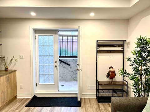 Modern 9’ Ceiling BSMT, Separate Entr+Parking
