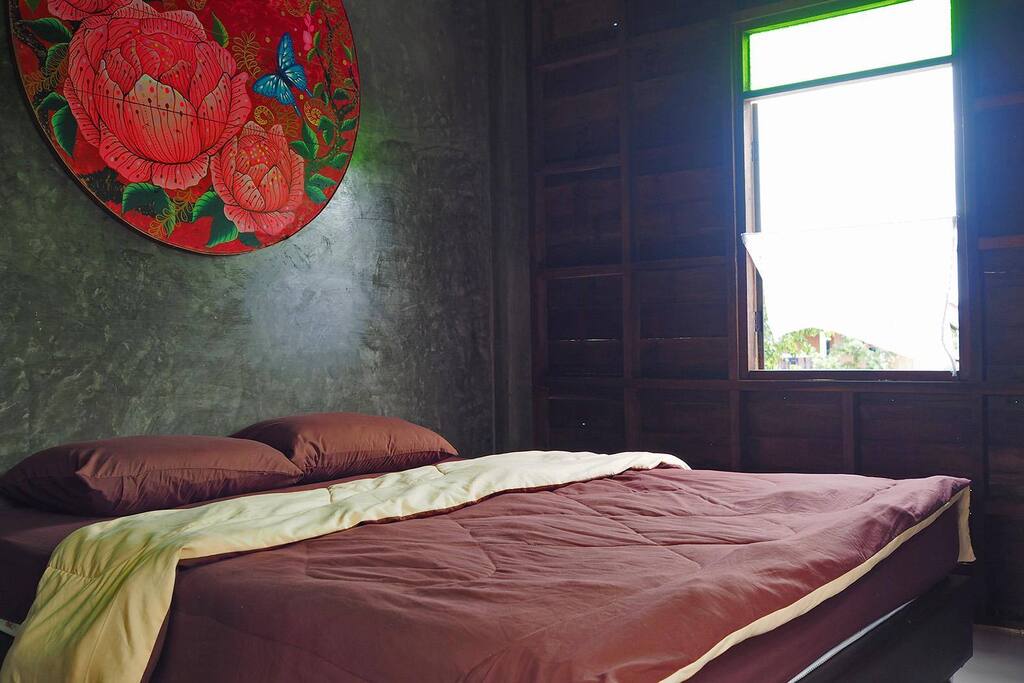 Second floor private guest room, queen bed