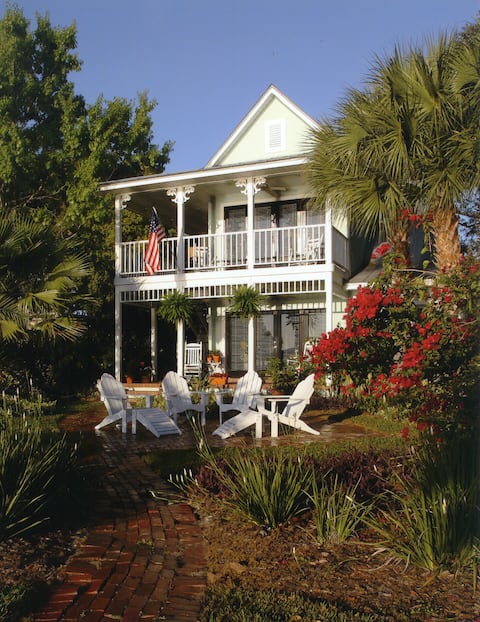 Lake House near Disney
