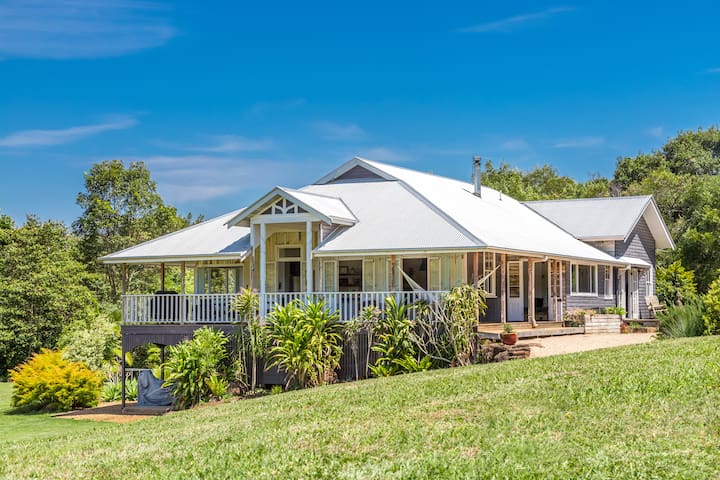 Hector’s House in the Byron Bay hills