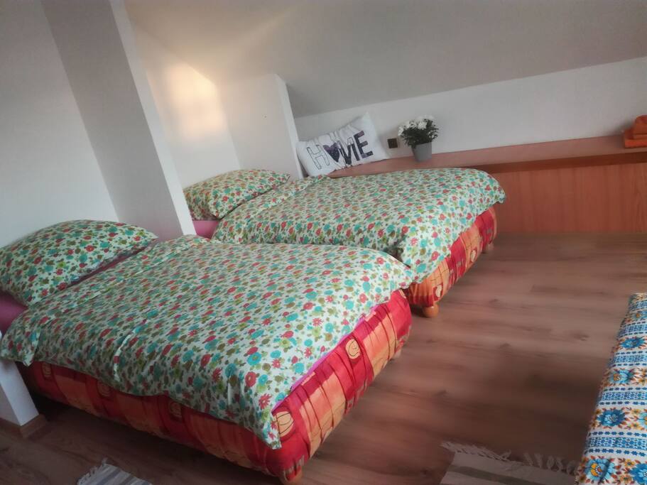 Vaše ložnice se 4mi lůžky.