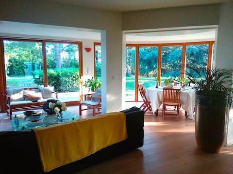 Private rooms 200 m from Château La Gallée