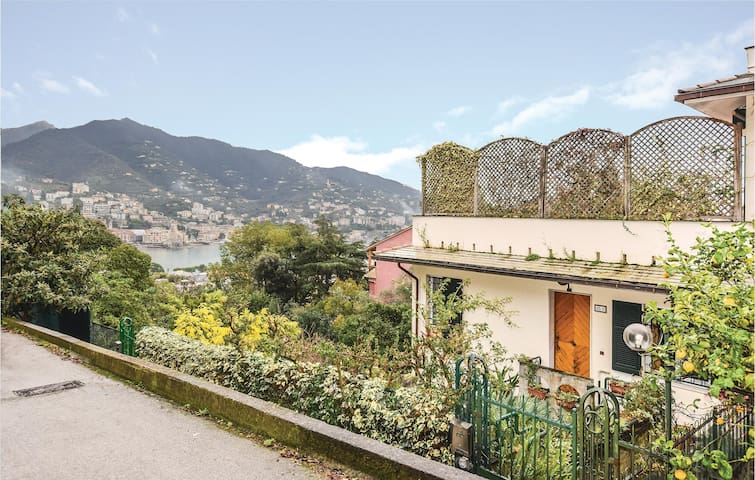 Holiday apartment with 2 bedrooms on 107m² in Rapallo (GE)