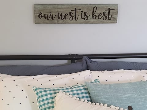 Garage Apartment, King Bed, Easy access to I-81