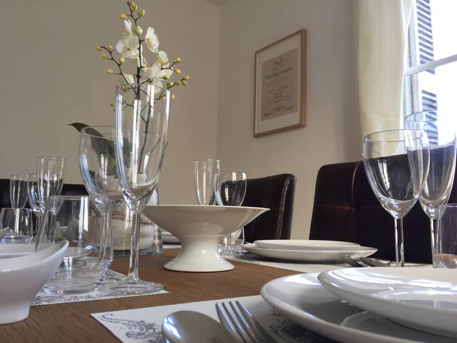 All you require to dine in style.