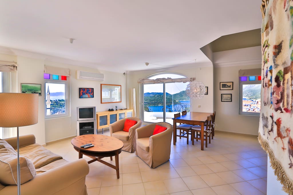 Oturma odası / Living area