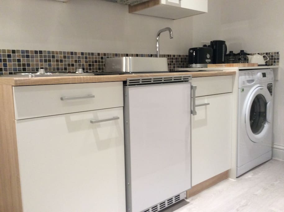 Kitchenette 1