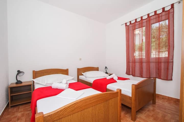 Dhomë gjumi 2