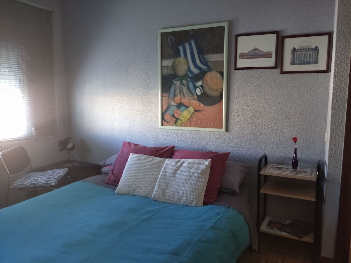 对于睡眠， 1.50厘米的日式床垫，配有记忆泡沫罩。