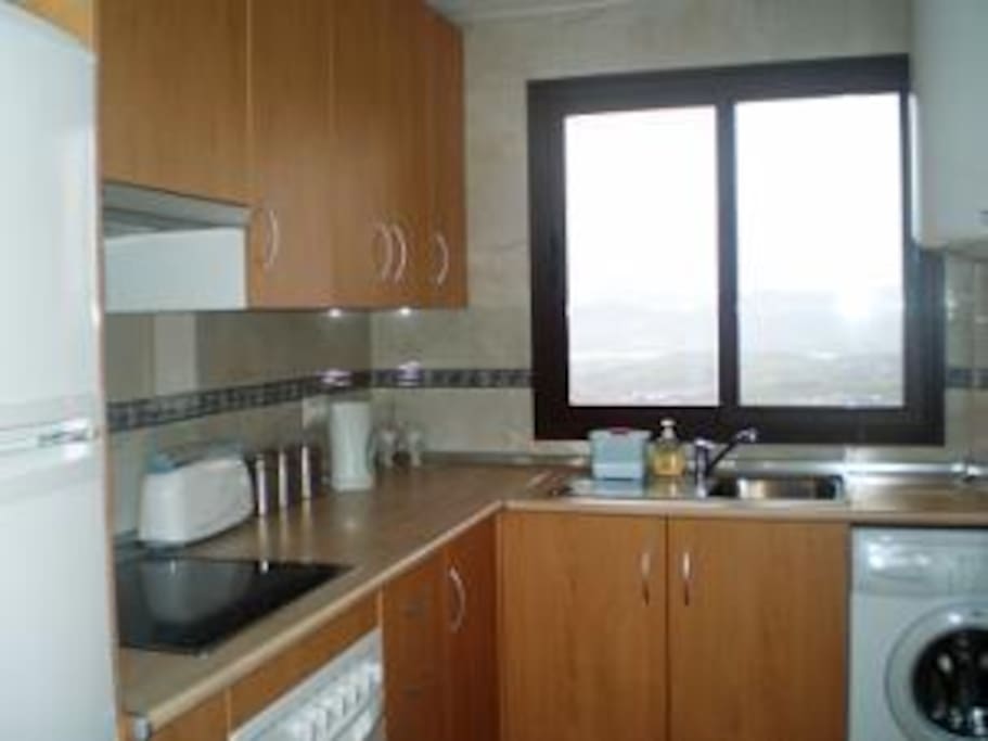Fitted equipped kitchen