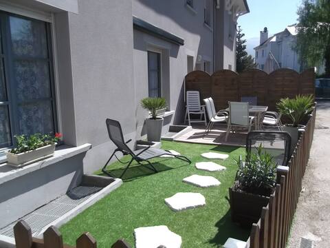 Conveniently located, 3-star ground floor with parking