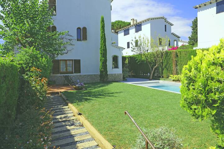 Casa familiar con jardín y piscina en Llafranc gallery image 3