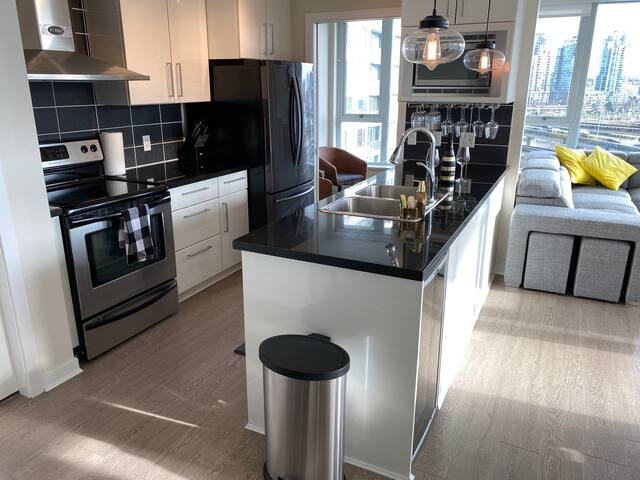 Unbeatable Panoramic Views (downtown,free parking) gallery image 5