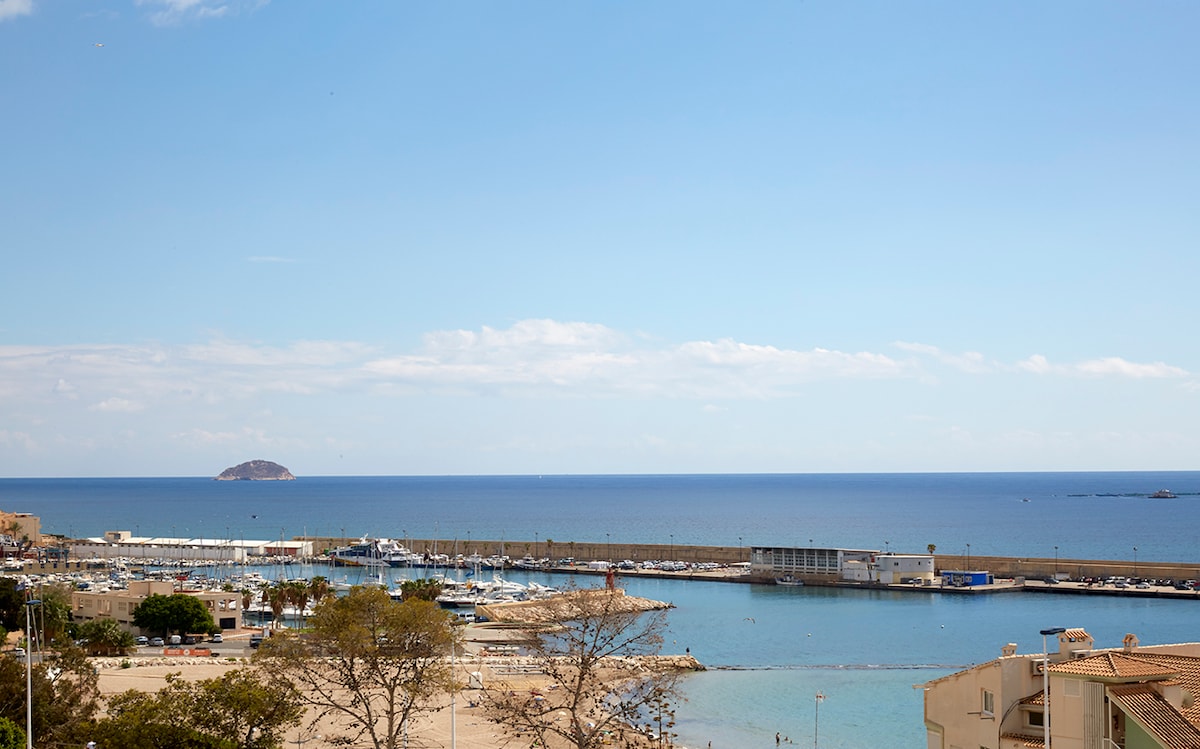 Airbnb performant: 1st class. Views of the sea and port. à La Vila Joiosa / Villajoyosa