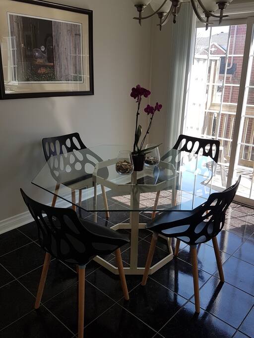 Kitchen Dining Area