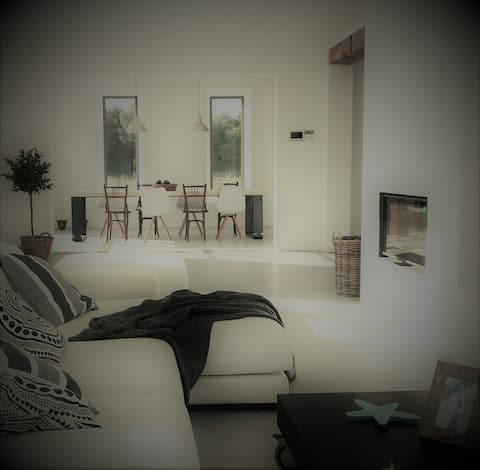 Top performing Airbnb: Son Bennassar (Fantastic modern estate) in Felanich
