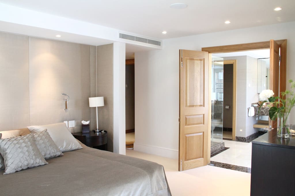 Main bedroom with Emperor size bed and large en-suite bathroom