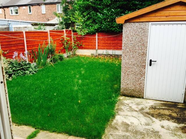 3 bedroom house in Burnage gallery image 4