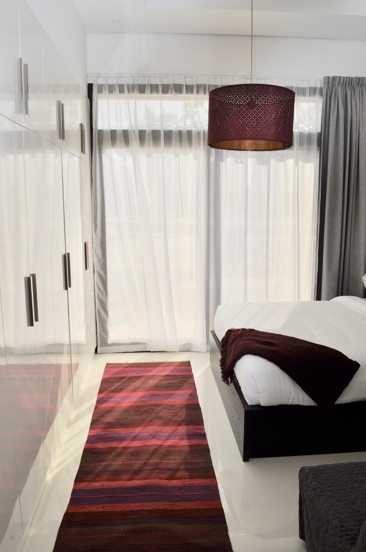 אור מלא והמון מקום אחסון