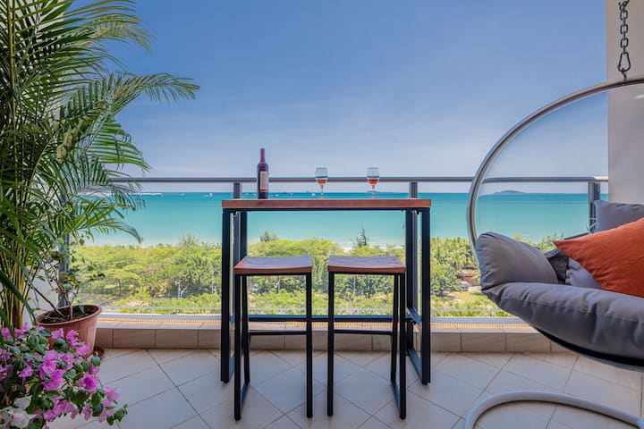 轻奢正面无敌海景蜜月大床房