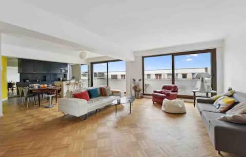 Top performing Airbnb: full-sky 125 m2, panoramic view in Paris