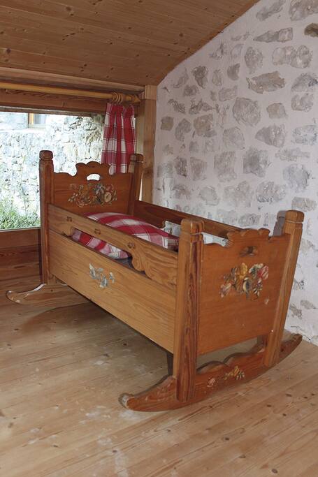 Le petit berceau alsacien pour bébé ou donner envie d'en fabriquer :-)