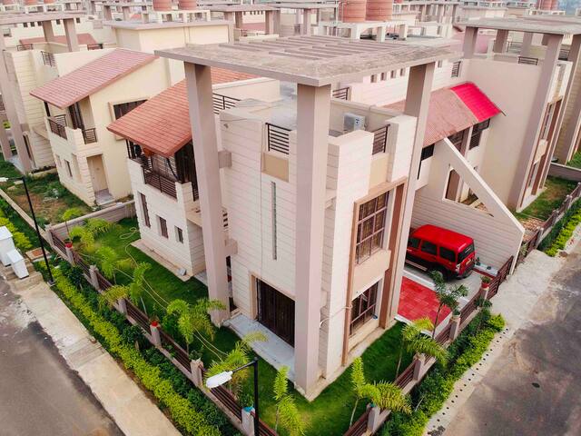 Aasma: Best place for peace stay.