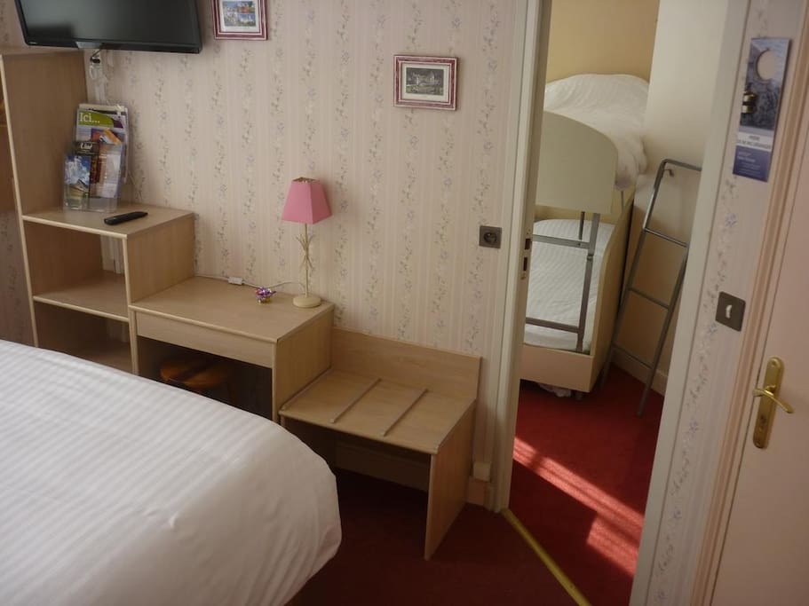 Guest room