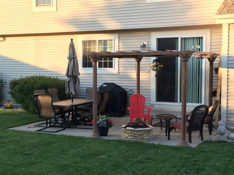 Cozy patio with grill & fire pit