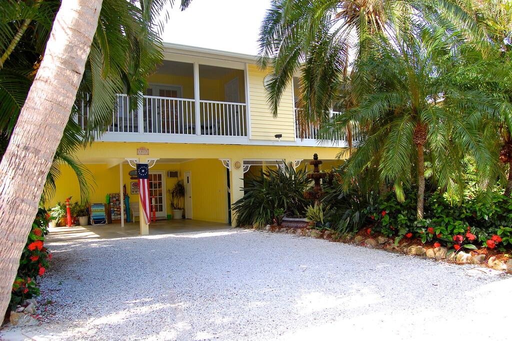 Welcome to the Siesta Key Inn.....