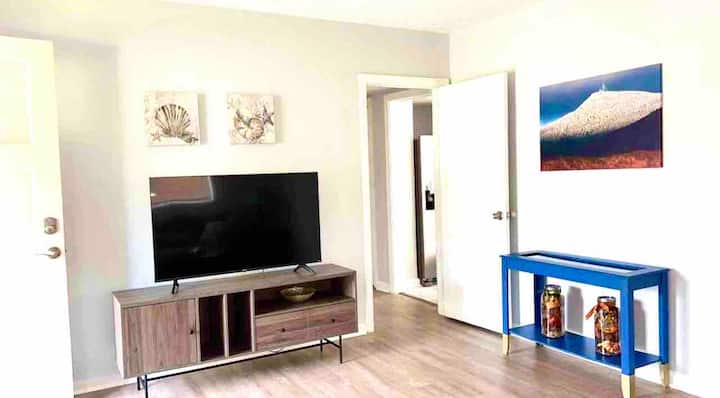 Lovely 3 Bedroom 2 Bath/ Pet Friendly - Jacksonville, FL