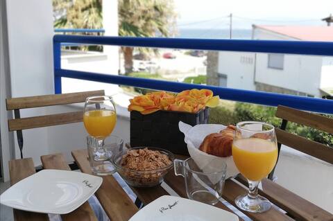 Jani's Beach House * Beachfront *