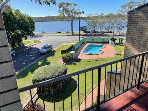 River View Getaway - close to everything