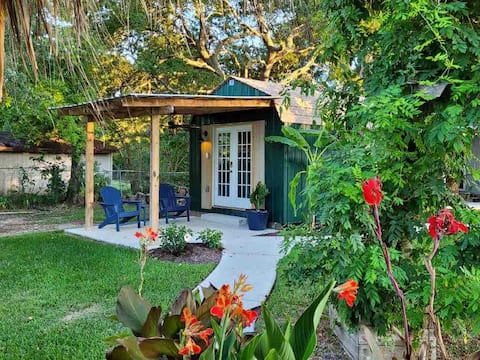 Sunny View Cabin: Clothing Optional Heated Pool