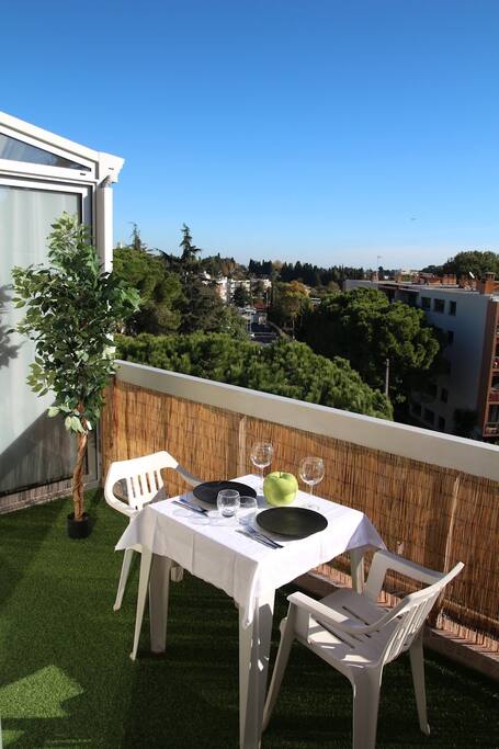 Le balcon au dernier étage exposé plein sud