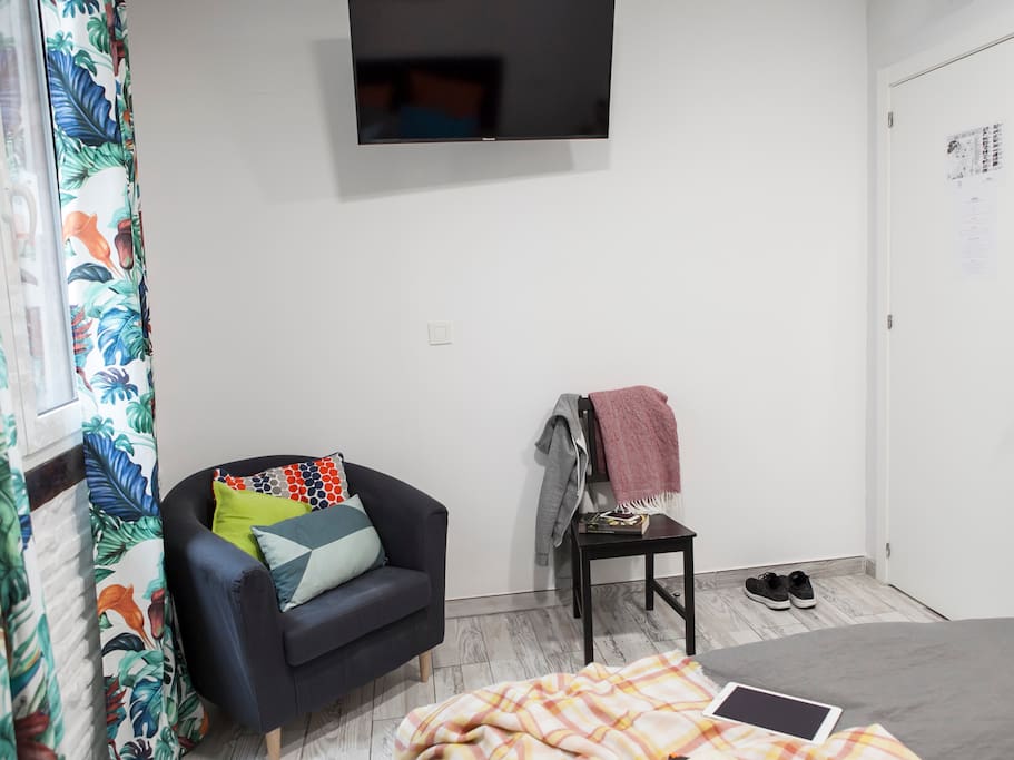 TV y zona de lectura