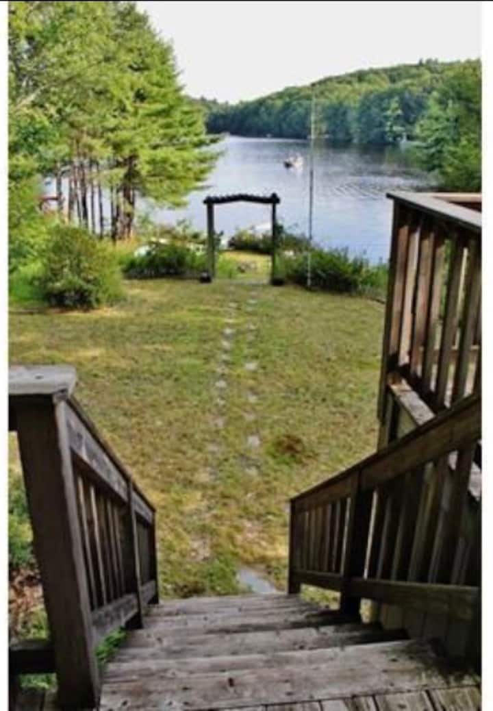 Tranquil Family Friendly Lakefront Retreat Houses for Rent in Ashburnham, Massachusetts