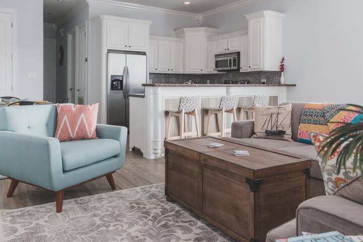 Modern Beach Getaway on Gulf Blvd - Pool, Sleeps 6