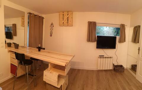 Airbnb performant: 30 m² warm and comfortable with terrace à Nantes Nord
