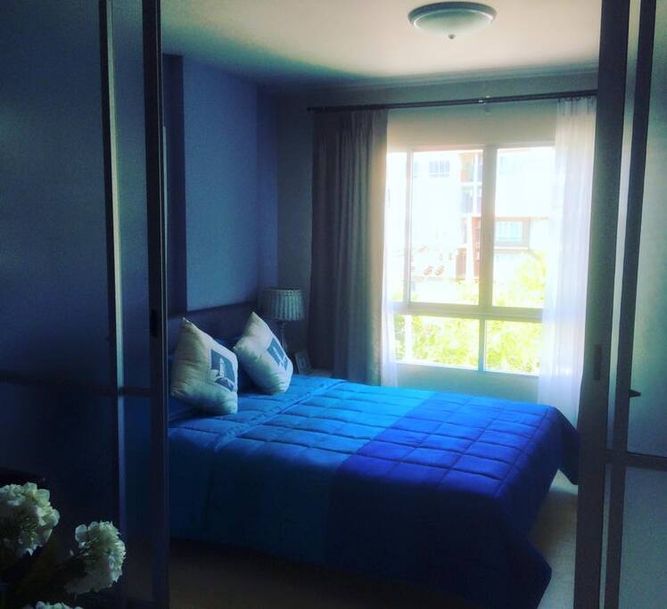 Bedroom inc built in wardrobes and mirrors etc