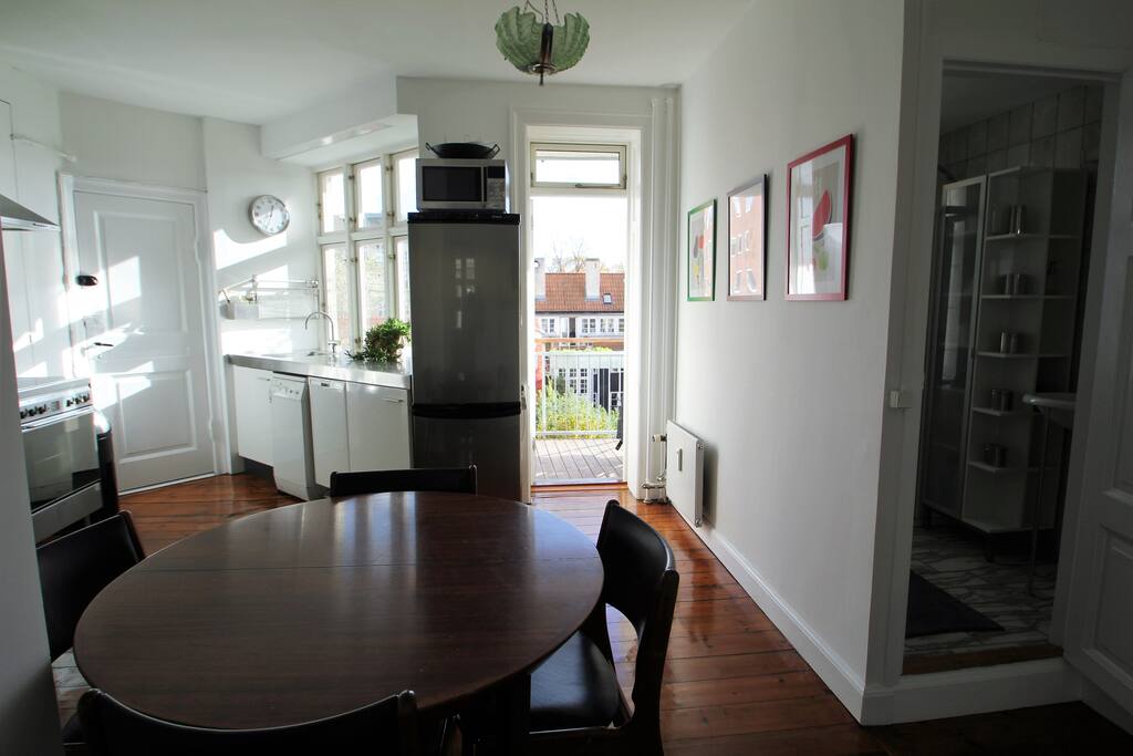 Wide angle dining room