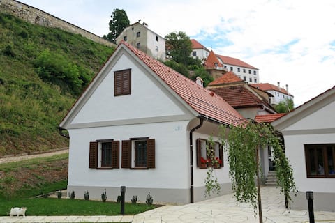 ☆Castle way LITTLE HOUSE☆ 2BR w/P, terrace, AC