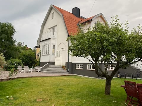 Nice and spacious villa, 10 minutes from Stockholm